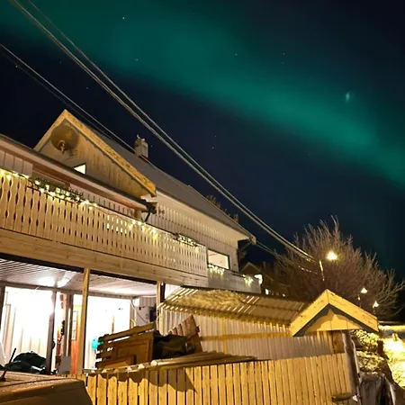 House With Sea View, Boathouse, Garage And Boat * Hammerfest