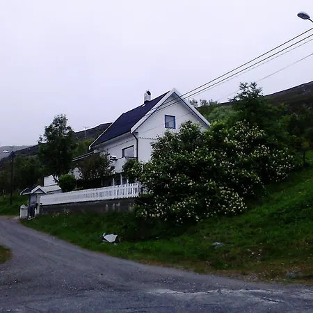 House With Sea View, Boathouse, Garage And Boat * Hammerfest