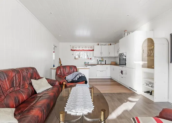 House With Sea View, Boathouse, Garage And Boat Villa Hammerfest