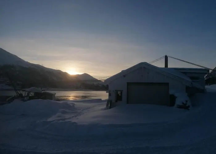 House With Sea View, Boathouse, Garage And Boat * Hammerfest