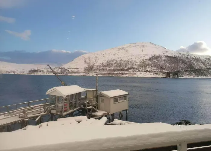 House With Sea View, Boathouse, Garage And Boat * Hammerfest
